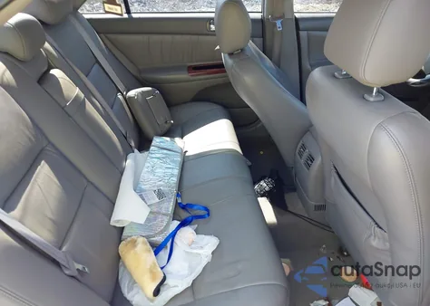 2006 Toyota Camry Xle V6 z USA, uszkodzony, nr VIN 4T1BF30K96U114182